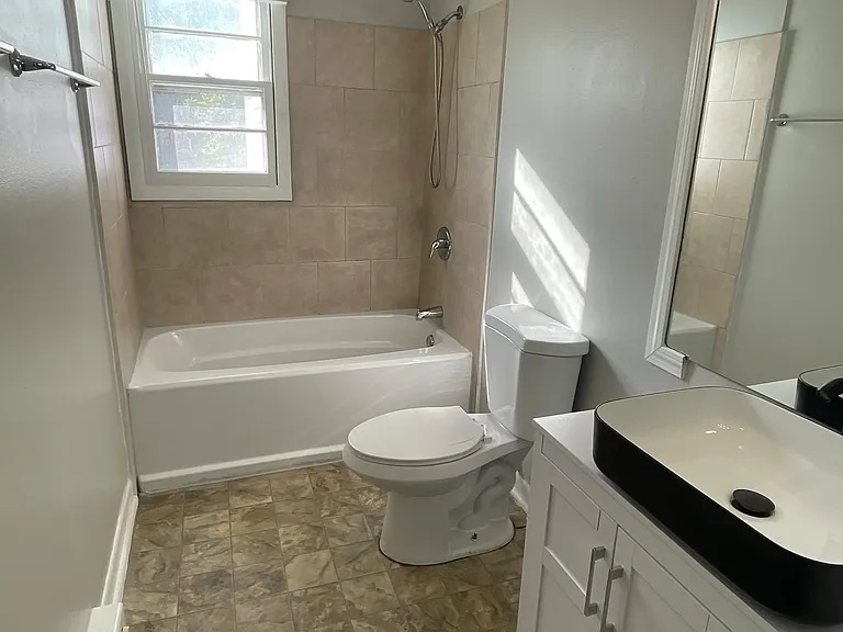 142 Beverly Ave #2 — Photo 10