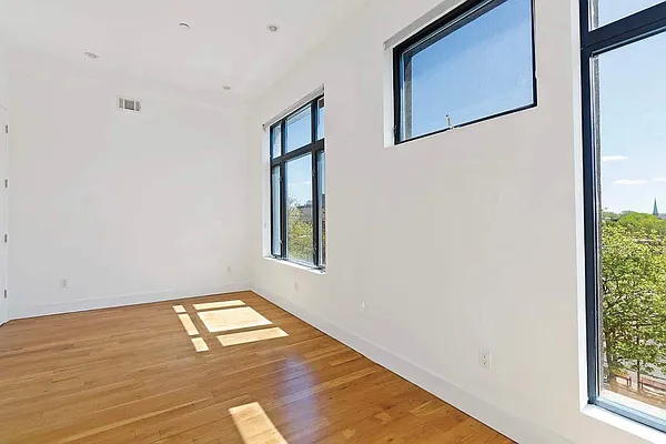 Rented by Sotheby's International Realty | media 16