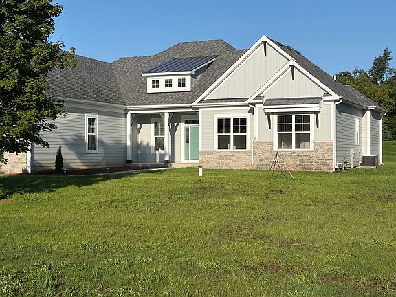 2nd image of 2907 Pioneer Oaks Dr