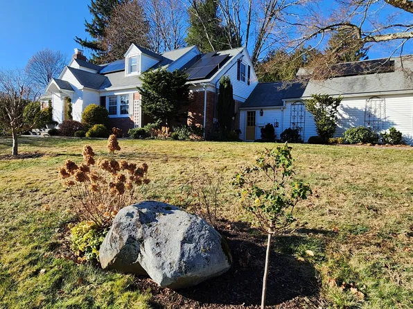 144 Hepburn Road, Hamden, CT 06517