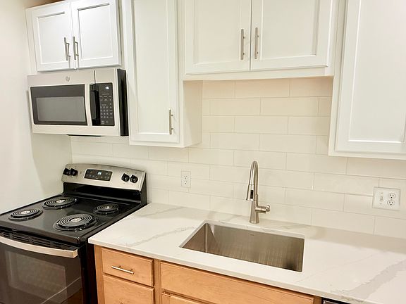 3rd image of 420 Minneopa Ave #203