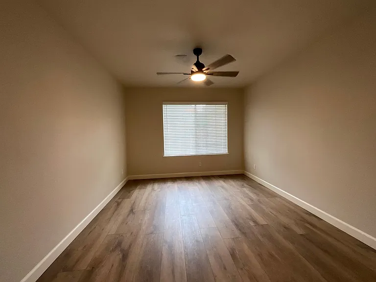 1834 E Lester Ave — Photo 20