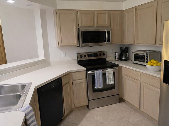 5th image of 9202 Vineland Court #F