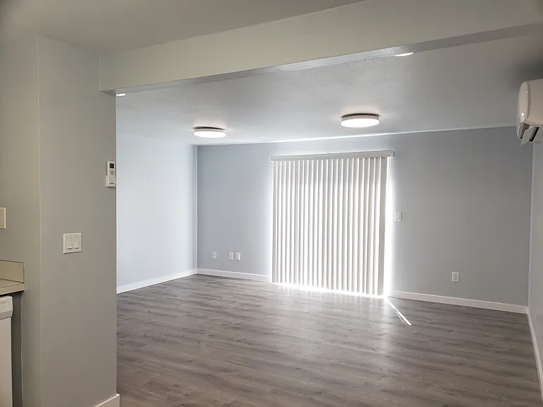 2213 Hawthorne St — Photo 7