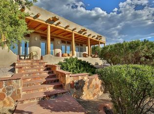 517 Camino Del Cielo, Taos, NM 87571