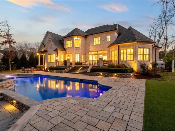 5145 Avalaire Oaks Dr, Raleigh, NC 27614