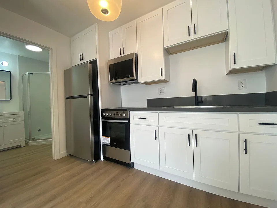1641 S New Hampshire
