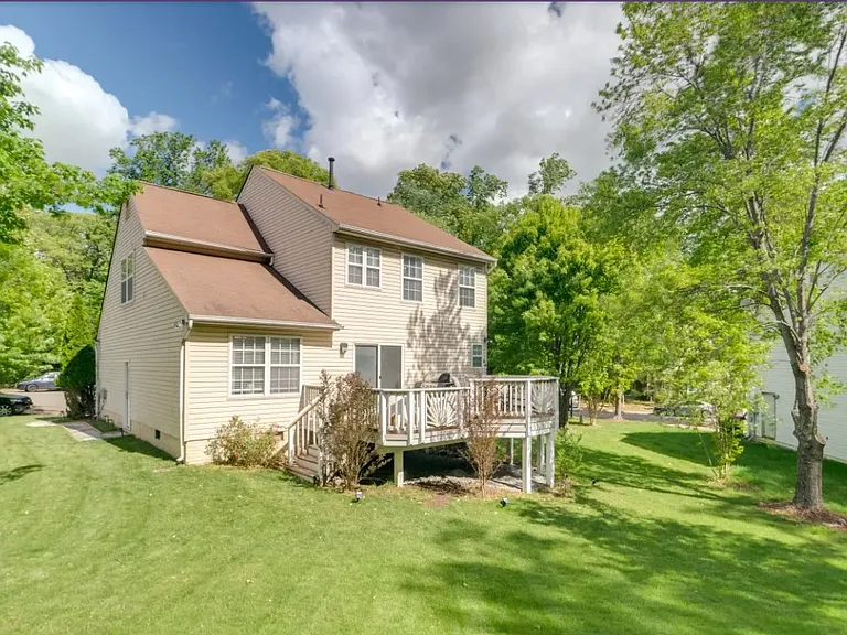 8307 Hillview Rd — Photo 24