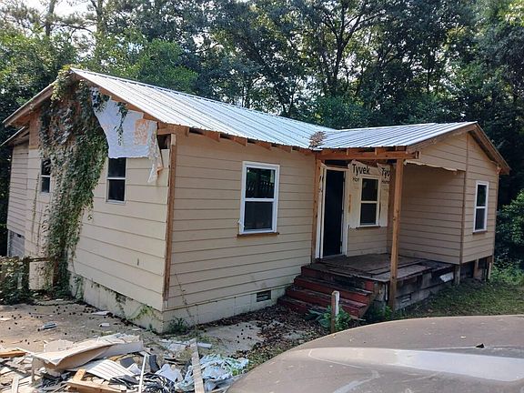 3rd image of 812 Winall Dr