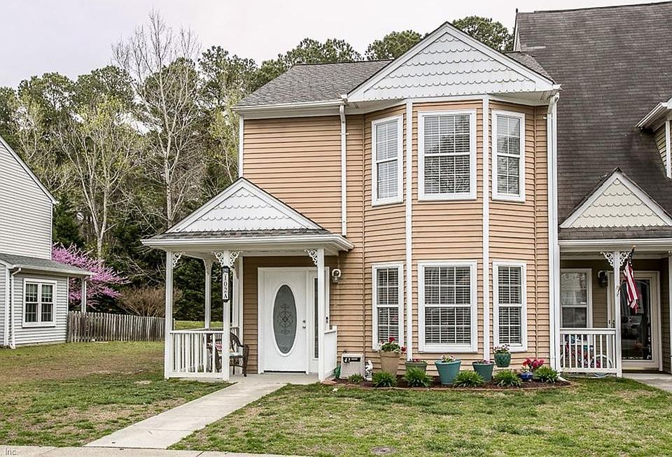 1st image of 102 E Heather Way