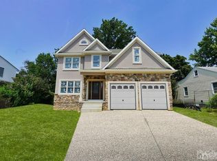 30 Victory Pl, East Brunswick, NJ 08816