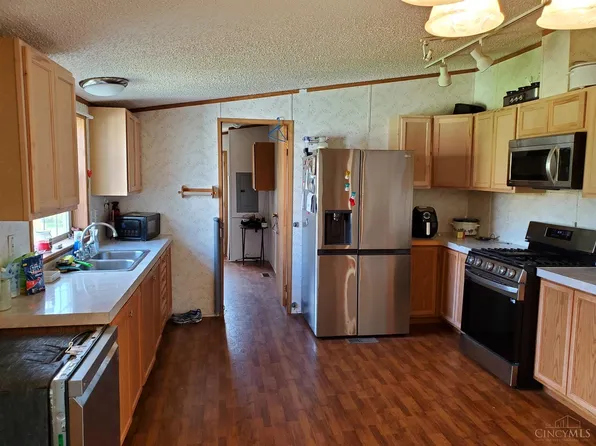 757 Lazenby Rd, Midland, OH 45148