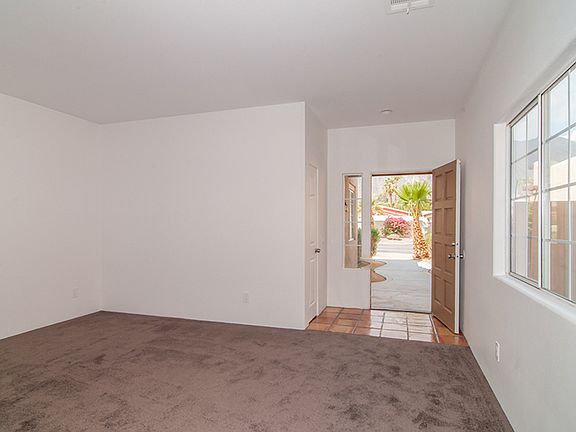 5th image of 53160 Avenida Vallejo
