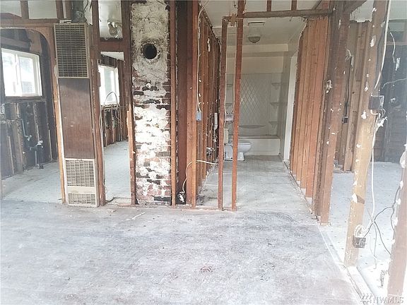 5th image of 1331 Marion St NE