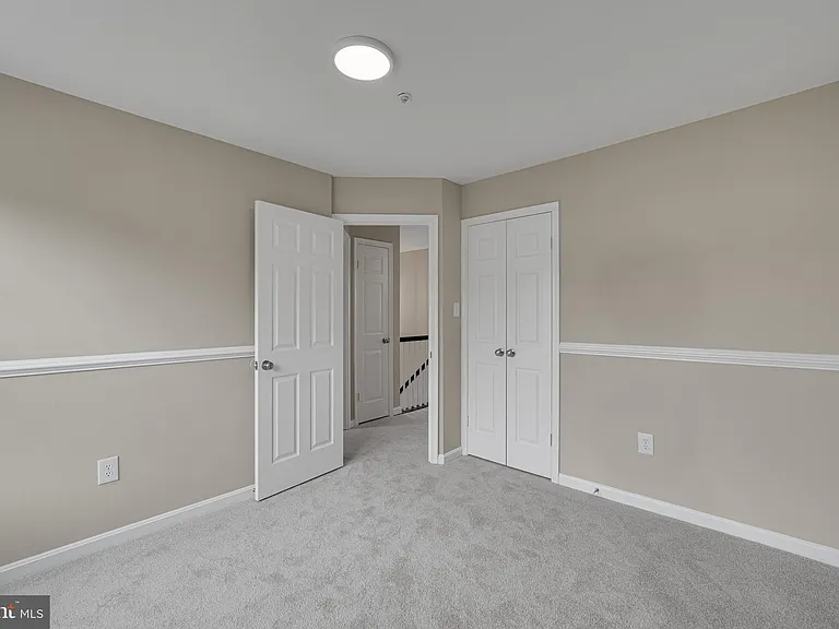 8101 Chelaberry Ct — Photo 20