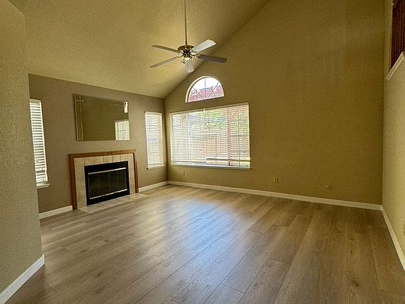 3rd image of 1820 Bayberry Ln