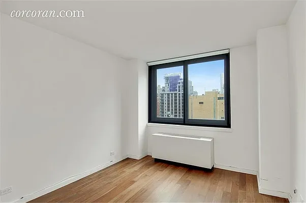 Sold by R New York | media 3