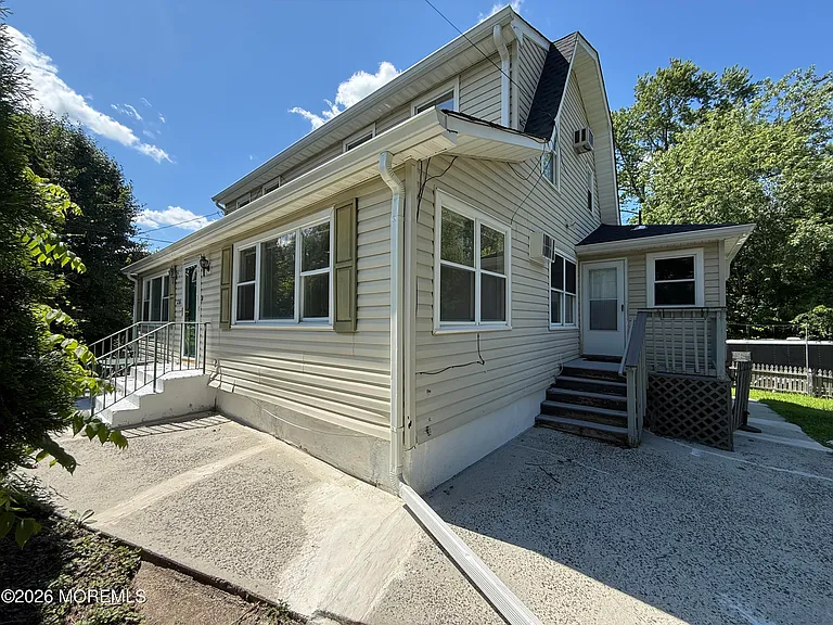 236 W Farms Rd — Photo 1