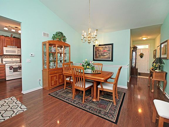5th image of 102 Enfield Ln