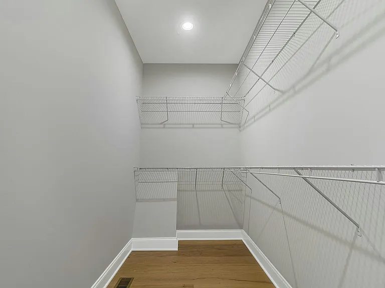 303 Lee Ln — Photo 12