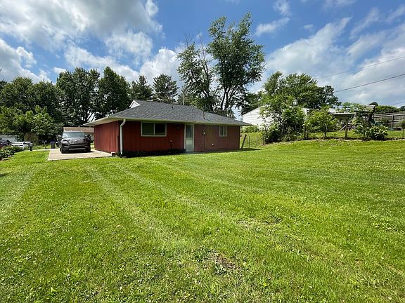 2nd image of 326 S Poplar Dr