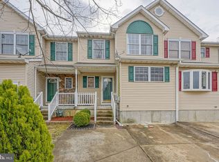 15 Shade Ct, Maple Shade, NJ 08052