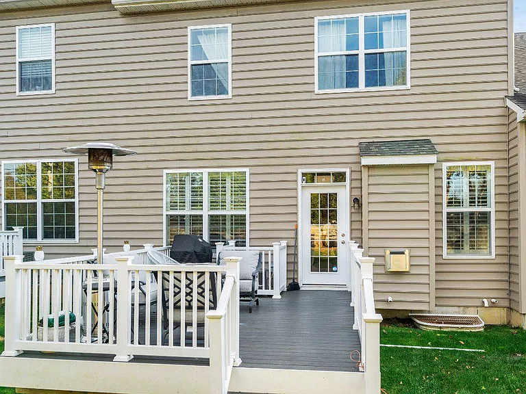 6 New Village Greene Dr — Photo 30