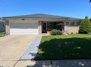 3639 Shampo Dr, Warren, MI 48092