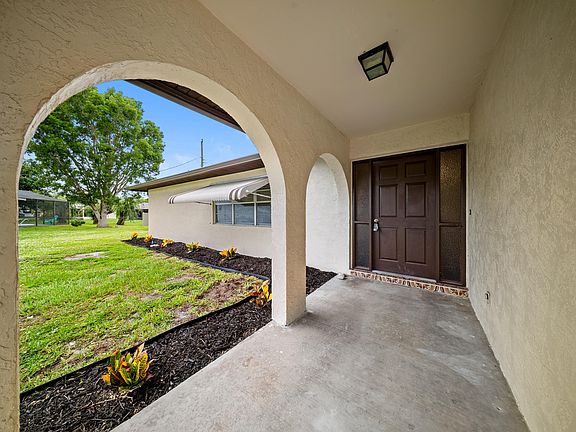 4th image of 104 Lomas Court