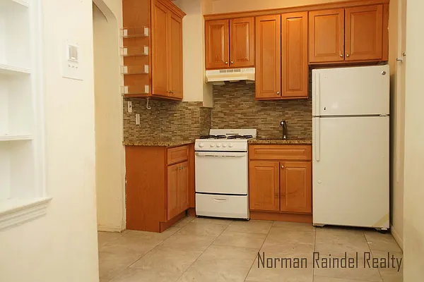 Rented by Norman Raindel, LREB | media 6