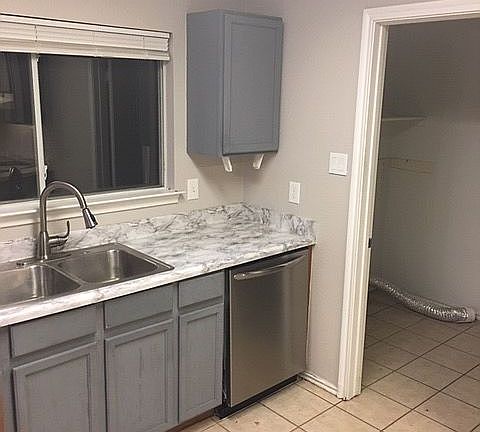 4th image of 624 Brazil Dr