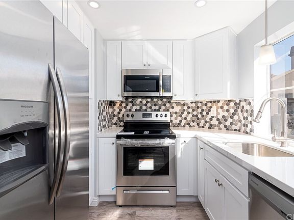 5th image of 310 Lake St Unit 301