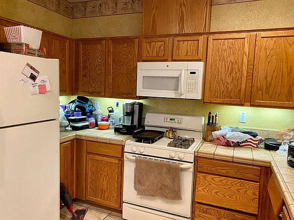 5th image of 176 College Hill Way