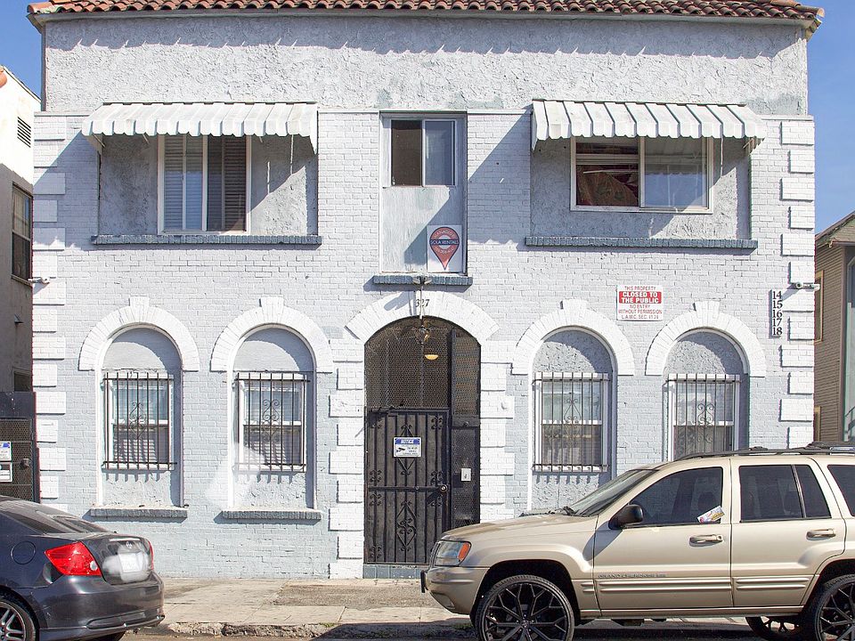 1st image of 327 W 45th St APT 2