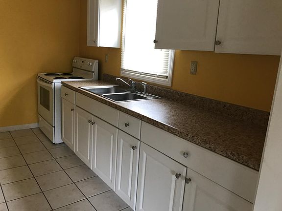 3rd image of 2203 Audley Ave