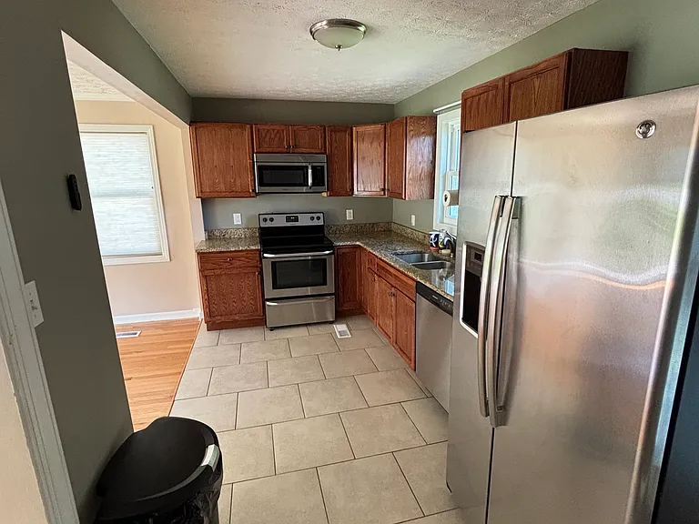 115 W Arrowwood Rd — Photo 6