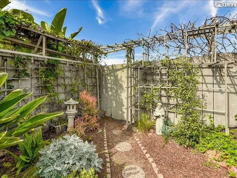 5118 W Point Loma Blvd — Photo 13