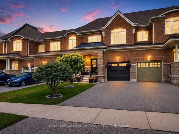 9 McLaughlin Ave, Milton, ON L9T 8J3