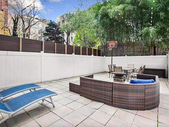 4th image of 306 E 52nd St APT 1