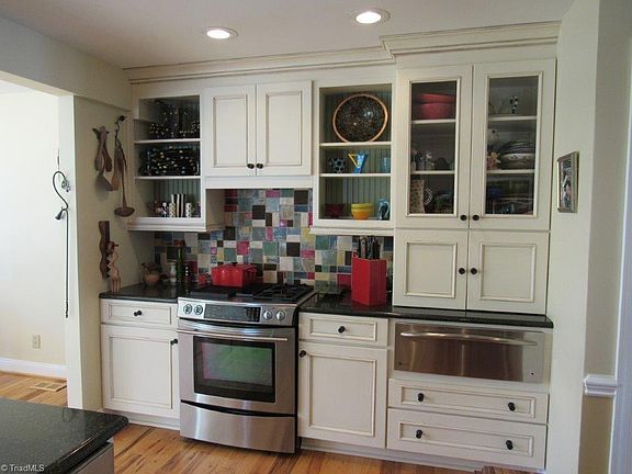 3rd image of 465 Salem Vista Ct