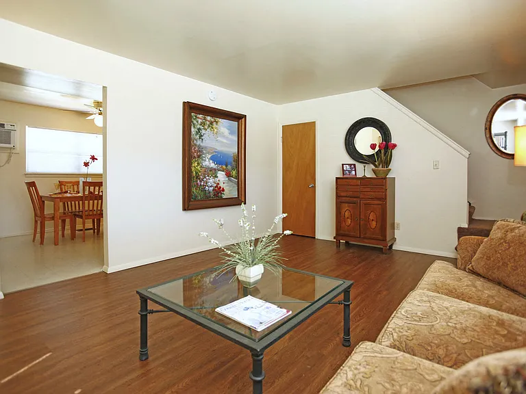 Falcon Way Townhomes — Photo 8