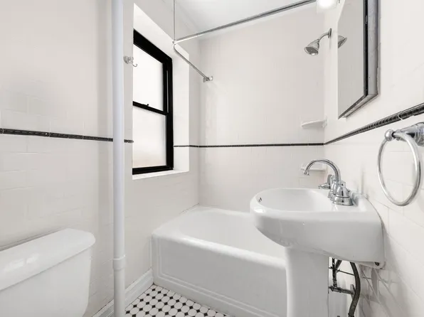 436 East 58th Street image 7 of 11