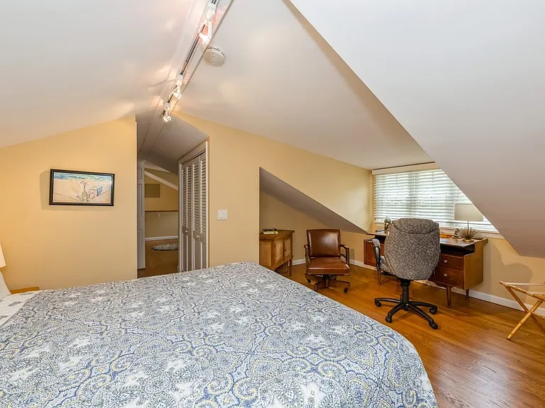 102 Hand Ln — Photo 15