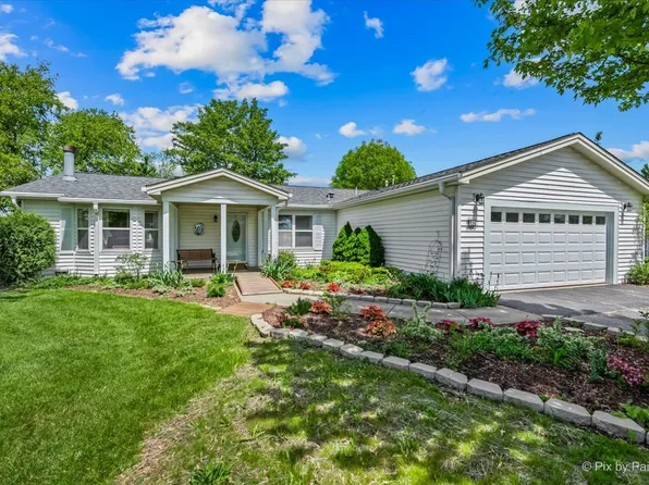 14 Devonshire Ct, Grayslake, IL 60030