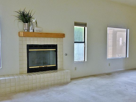 3rd image of 3186 Avenida Crescente
