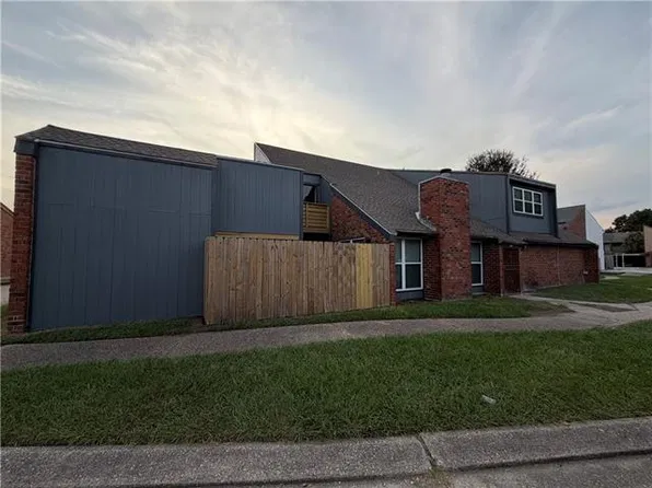 1601 Chimneywood Ln, New Orleans, LA 70126