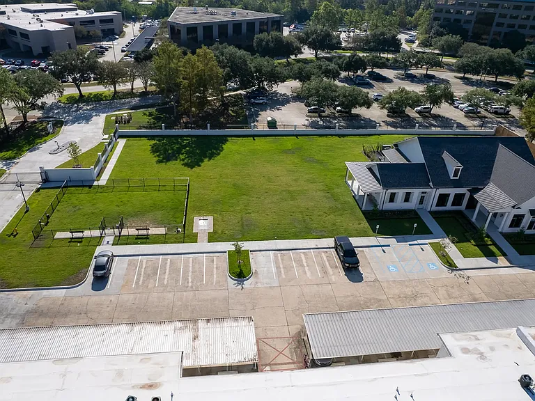 Dog Park | Baton Rouge LA Apartment For Rent | Chateaux Dijon