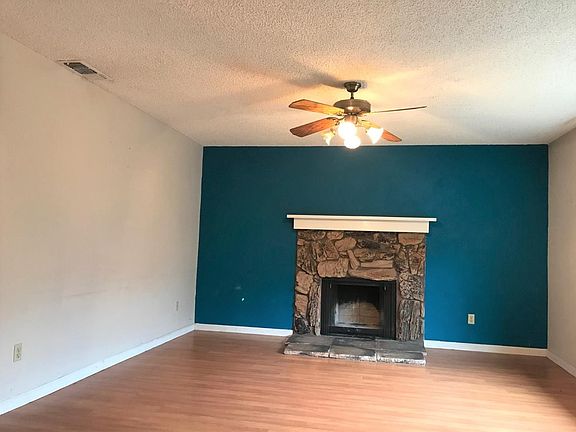 5th image of 3168 Parkdale Ln
