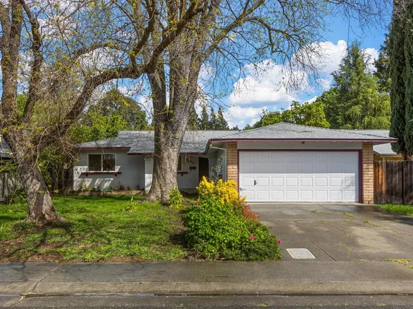 1420 Camphor Ln, Davis, CA 95618