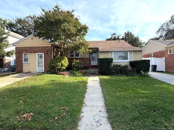 1503 Peninsula Blvd, Hewlett, NY 11557